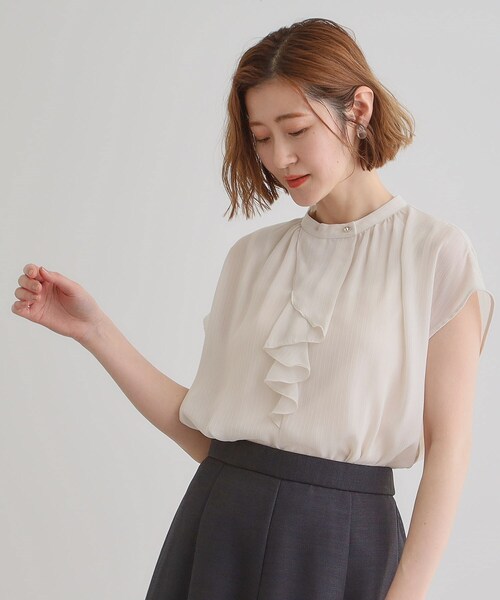 grove(グローブ)の「フロントラッフルフリルブラウス(シャツ/ブラウス・レディース・パープル系1/オフホワイト/ブラック/イエロー系・03/02/04/01/05)」の6枚目の写真