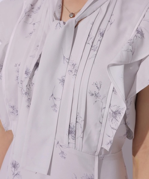 Apuweiser-riche（アプワイザーリッシェ）の「ボウタイプリントナローワンピース（ワンピース・レディース・ライトブルー/ピンクベージュ・0/1/2）」の10枚目の写真