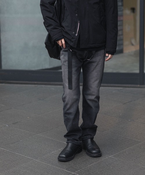 ATTACHMENT（アタッチメント）の「13OZデニム ストレートジーンズ / 13OZ DENIM STRAIGHT JEANS（デニムパンツ・メンズ・ブラック/ライトインディゴブルー・3/2/1）」の7枚目の写真