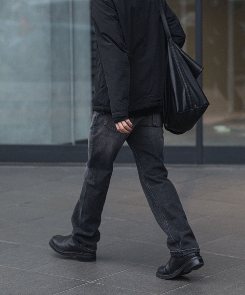 ATTACHMENT（アタッチメント）の「13OZデニム ストレートジーンズ / 13OZ DENIM STRAIGHT JEANS（デニムパンツ・メンズ・ブラック/ライトインディゴブルー・3/2/1）」の11枚目の写真