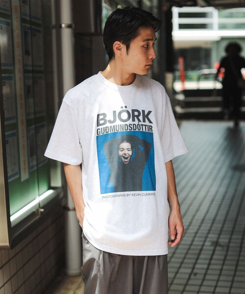BEAMS T（ビームスティー）の「【別注】Kevin Cummins /「Bjork