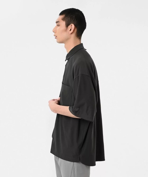 NEW BALANCE(ニューバランス)の「New Balance Oversized Short Sleeve Shirt(ニューバランス オーバーサイズ ショートスリーブ シャツ)(シャツ/ブラウス・メンズ・ブラック系/グレー系/グリーン系・X-LARGE/MEDIUM/LARGE)」の19枚目の写真