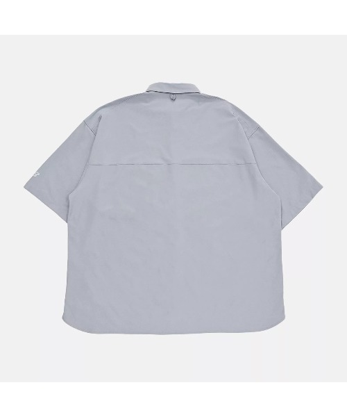 NEW BALANCE(ニューバランス)の「New Balance Oversized Short Sleeve Shirt(ニューバランス オーバーサイズ ショートスリーブ シャツ)(シャツ/ブラウス・メンズ・ブラック系/グレー系/グリーン系・X-LARGE/MEDIUM/LARGE)」の22枚目の写真