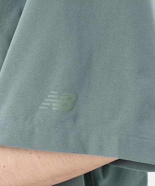 NEW BALANCE(ニューバランス)の「New Balance Oversized Short Sleeve Shirt(ニューバランス オーバーサイズ ショートスリーブ シャツ)(シャツ/ブラウス・メンズ・ブラック系/グレー系/グリーン系・X-LARGE/MEDIUM/LARGE)」の9枚目の写真
