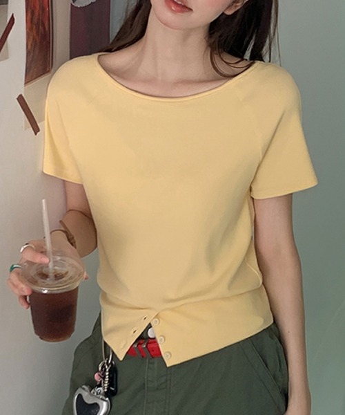 2ly2(トゥーリートゥー)の「裾ボタンでこなれ感UP!ゆるシルエットカットソーTシャツ(Tシャツ/カットソー・レディース・ブラック/グレー/イエロー/ホワイト・FREE)」の1枚目の写真
