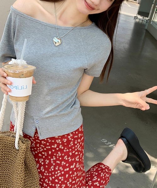 2ly2(トゥーリートゥー)の「裾ボタンでこなれ感UP!ゆるシルエットカットソーTシャツ(Tシャツ/カットソー・レディース・ブラック/グレー/イエロー/ホワイト・FREE)」の10枚目の写真