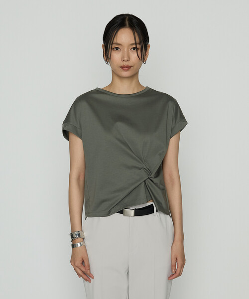 K.T KIYOKO TAKASE（キヨコタカセ）の「コットン強撚ポンチ デザインタックシャツ（Tシャツ/カットソー・レディース・ライトグレー/カーキ・9号/11号）」の4枚目の写真