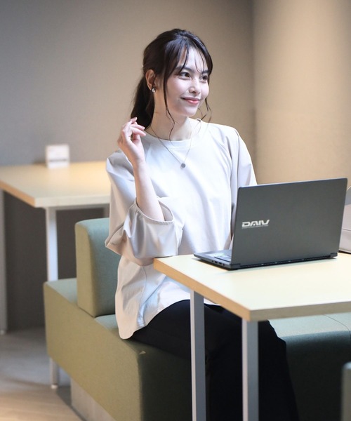 Ehre style(エーレスタイル)の「仕事も休日も涼しく腕隠し立体袖トップス(Tシャツ/カットソー・レディース・ホワイト/ベージュ/ブラック・FREE)」の13枚目の写真