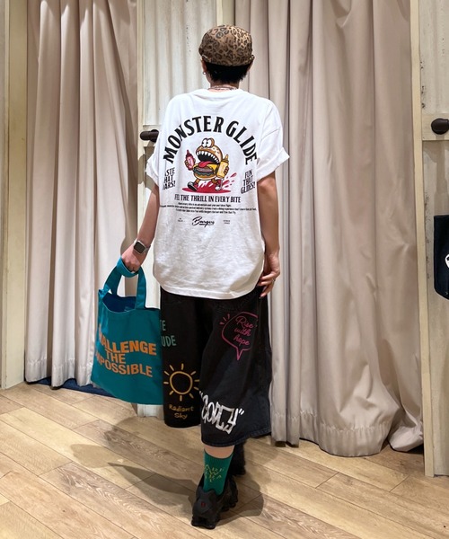 RODEO CROWNS WIDE BOWL(ロデオクラウンズワイドボウル)の「ラクガキバミューダデニムパンツ(デニムパンツ・メンズ・ブラック/ライトブルー・MEDIUM/LARGE)」の6枚目の写真