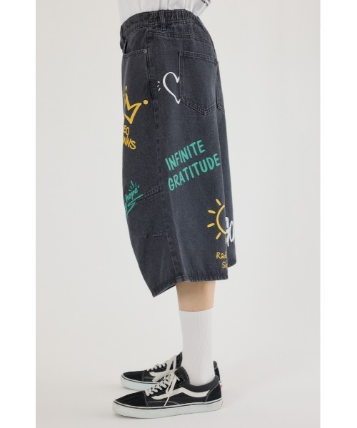 RODEO CROWNS WIDE BOWL(ロデオクラウンズワイドボウル)の「ラクガキバミューダデニムパンツ(デニムパンツ・メンズ・ブラック/ライトブルー・MEDIUM/LARGE)」の22枚目の写真