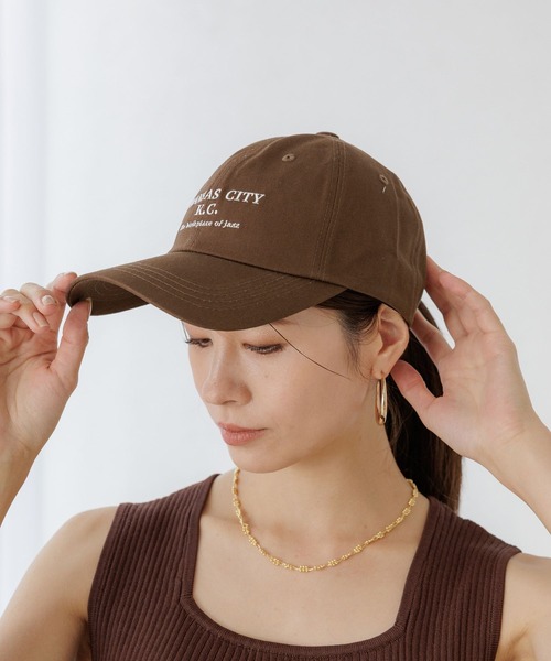 Elura（エルーラ）の「刺繍ロゴCAP / 579748（キャップ・レディース・ブラウン/ブラック・ONE SIZE）」の21枚目の写真
