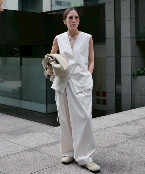 ETRE TOKYO（エトレトウキョウ）の「フロントラップシャンブルワイドパンツ（その他パンツ・レディース・オフホワイト/グレー・S/M）」の14枚目の写真