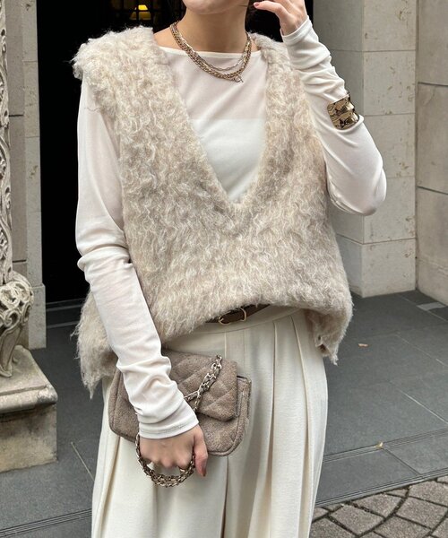 DouDou(ドゥドゥ)の「【REI企画カラーあり】【前後2WAY】シャギーニットベスト(ニット/セーター・レディース・ベージュ/ライトベージュ/チャコールグレー/ピンク・FREE)」の4枚目の写真