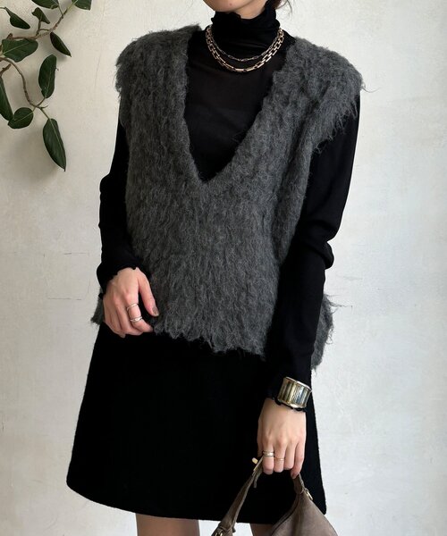 DouDou(ドゥドゥ)の「【REI企画カラーあり】【前後2WAY】シャギーニットベスト(ニット/セーター・レディース・ベージュ/ライトベージュ/チャコールグレー/ピンク・FREE)」の2枚目の写真