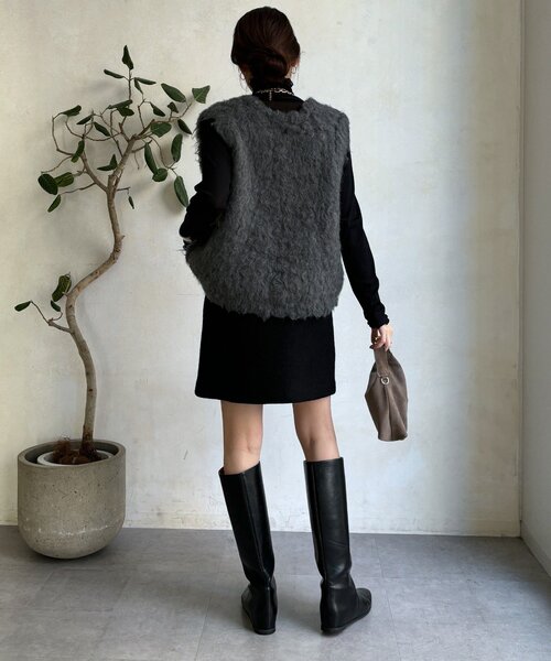 DouDou(ドゥドゥ)の「【REI企画カラーあり】【前後2WAY】シャギーニットベスト(ニット/セーター・レディース・ベージュ/ライトベージュ/チャコールグレー/ピンク・FREE)」の5枚目の写真