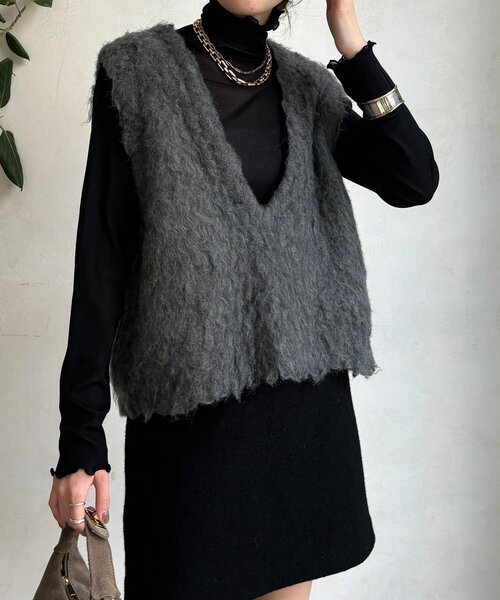 DouDou(ドゥドゥ)の「【REI企画カラーあり】【前後2WAY】シャギーニットベスト(ニット/セーター・レディース・ベージュ/ライトベージュ/チャコールグレー/ピンク・FREE)」の6枚目の写真