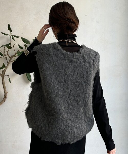 DouDou(ドゥドゥ)の「【REI企画カラーあり】【前後2WAY】シャギーニットベスト(ニット/セーター・レディース・ベージュ/ライトベージュ/チャコールグレー/ピンク・FREE)」の7枚目の写真