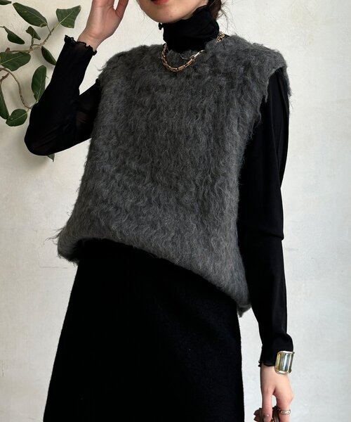 DouDou(ドゥドゥ)の「【REI企画カラーあり】【前後2WAY】シャギーニットベスト(ニット/セーター・レディース・ベージュ/ライトベージュ/チャコールグレー/ピンク・FREE)」の9枚目の写真