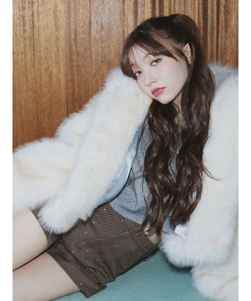 jouetie（ジュエティ）の「ベルトフードファージャケット/ファーコート（ブルゾン・レディース・ベージュ/ブラウン/アイボリー・MEDIUM）」の16枚目の写真