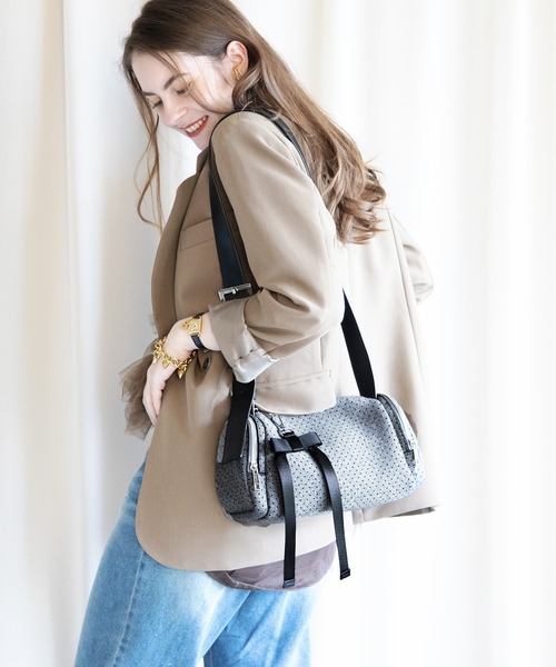 U（ユー）の「Moelleux モワルー ダブルポケットショルダーバッグ（ショルダーバッグ・レディース・ブラック/ピンク/グレー/シルバー・FREE）」の8枚目の写真