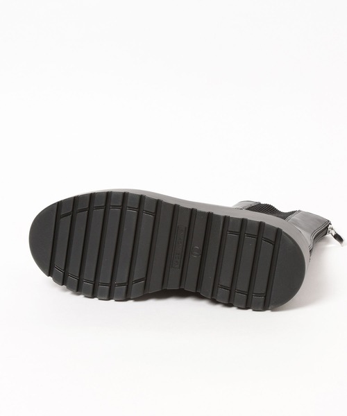 BAYFLOW(ベイフロー)の「バックZIPサイドゴアブーツ(ブーツ・レディース・ブラック/アイボリー・MEDIUM/LARGE)」の7枚目の写真