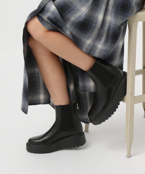 BAYFLOW(ベイフロー)の「バックZIPサイドゴアブーツ(ブーツ・レディース・ブラック/アイボリー・MEDIUM/LARGE)」の21枚目の写真