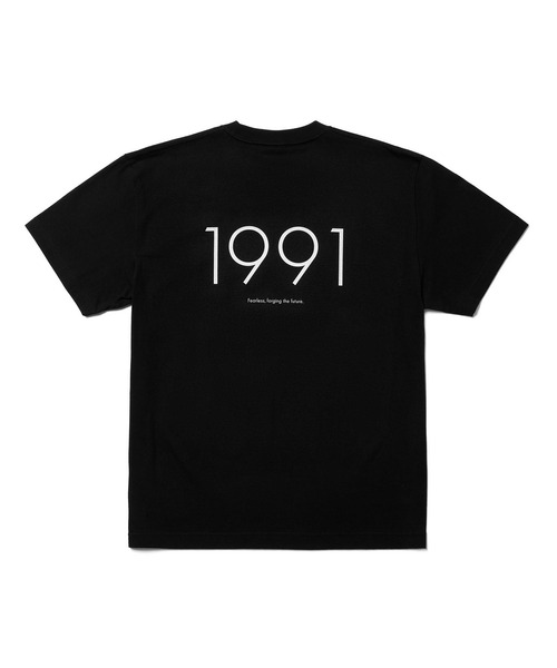 DESIGNERS(デザイナーズ)の「Era Tee -1991 Forging the future-(Tシャツ/カットソー・メンズ・ブラック・XL/L/M/S)」の1枚目の写真