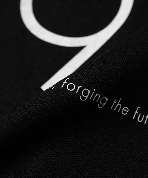 DESIGNERS(デザイナーズ)の「Era Tee -1991 Forging the future-(Tシャツ/カットソー・メンズ・ブラック・XL/L/M/S)」の5枚目の写真