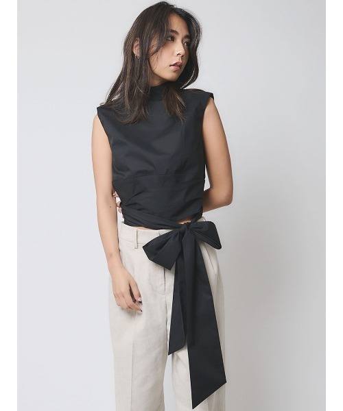 mikomori(ミコモリ)の「WAIST RIBBON BLOUSE(シャツ/ブラウス・レディース・ブラック/ホワイト・MEDIUM)」の2枚目の写真