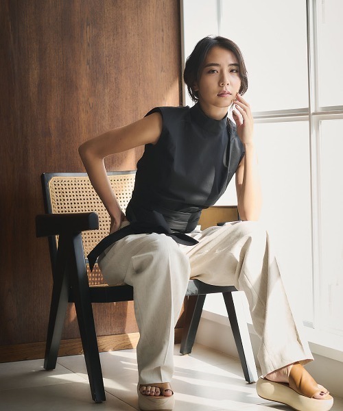 mikomori(ミコモリ)の「WAIST RIBBON BLOUSE(シャツ/ブラウス・レディース・ブラック/ホワイト・MEDIUM)」の18枚目の写真