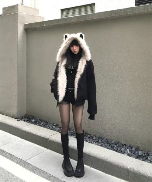 ViViDAY（ビビデー）の「ふわふわ猫耳フード付きルーズジップブルゾン（ブルゾン・レディース・ブラック系その他・M）」の5枚目の写真