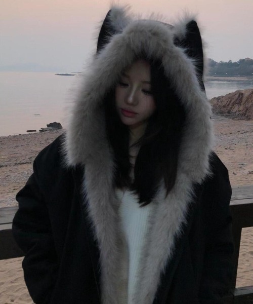 ViViDAY（ビビデー）の「ふわふわ猫耳フード付きルーズジップブルゾン（ブルゾン・レディース・ブラック系その他・M）」の12枚目の写真