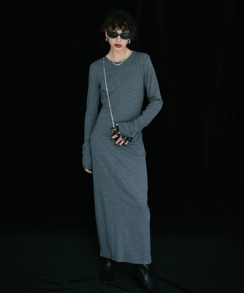 HANNE（アン）の「ロングスリーブバックカットデザインワンピース（ワンピース・レディース・グレー/ブラック/ネイビー・S/M）」の4枚目の写真