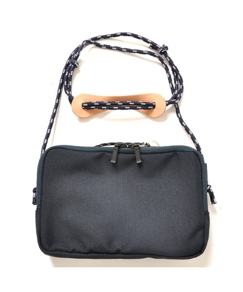 tone(トーン)の「Butler Verner Sails(バトラーバーナーセイルズ)コーデュラFESサコッシュ ミニポーチ ネックポーチ バッグインバッグ ショルダーバッグ アメニティポーチ(ショルダーバッグ・メンズ・ネイビー/カーキ・FREE)」の2枚目の写真