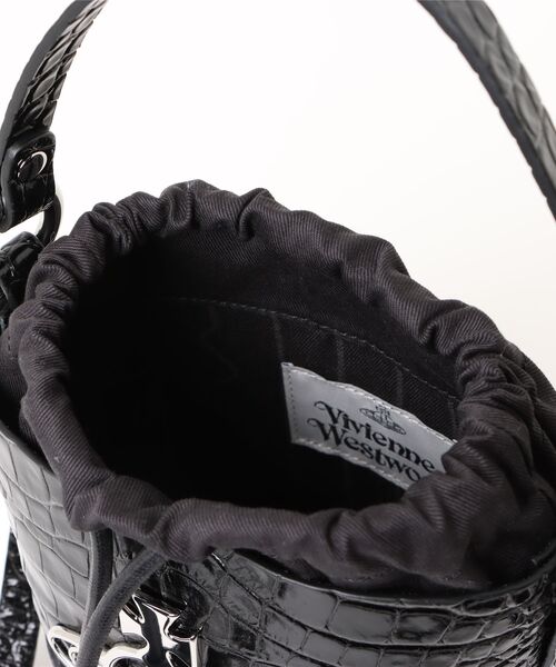 Vivienne Westwood（ヴィヴィアンウエストウッド）の「DAISY DRAWSTRING BUCKET（ハンドバッグ・レディース・ブラック・FREE）」の4枚目の写真