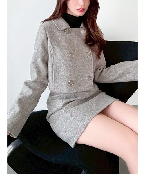 RESEXXY（リゼクシー）の「ダブルブレストショートコート【セットアップ着用可能】（その他アウター・レディース・グレー/チャコールグレー/ホワイト・FREE）」の3枚目の写真