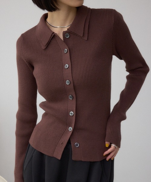 AZUL by moussy(アズールバイマウジー)の「ダブルカラーフロント釦ニットトップス(ニット/セーター・レディース・アイボリー/ブラック/ライトイエロー/ブラウン・FREE)」の3枚目の写真