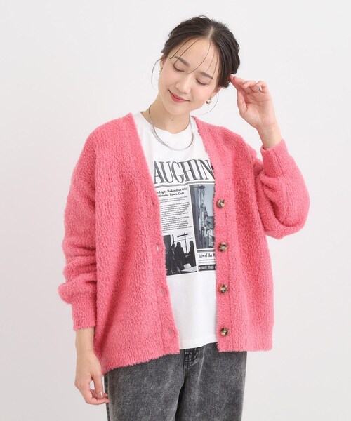 SHOO・LA・RUE（シューラルー）の「【S-LL】思わず触れたくなる ふわふわ Vネックニットカーディガン（カーディガン/ボレロ・レディース・ピンク系/グリーン/チャコールグレー/ライトベージュ・04/03/02/01）」の14枚目の写真