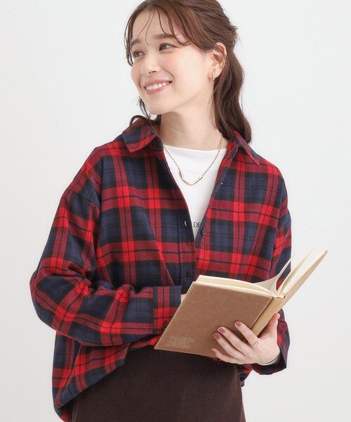 SHOO・LA・RUE(シューラルー)の「【S-LL】柔らかさが癖になる 起毛コットン オーバーサイズシャツ(シャツ/ブラウス・レディース・ワイン系3/ブラウン系2/ブラック系1・04/03/02/01)」の3枚目の写真