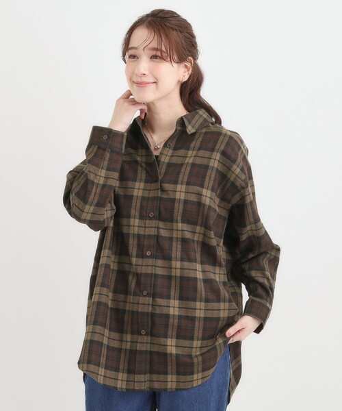 SHOO・LA・RUE(シューラルー)の「【S-LL】柔らかさが癖になる 起毛コットン オーバーサイズシャツ(シャツ/ブラウス・レディース・ワイン系3/ブラウン系2/ブラック系1・04/03/02/01)」の4枚目の写真