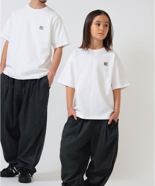 こども ビームス（コドモビームス）の「BEAMS × こども ビームス / ベーシックフィット BMS ロゴ Tシャツ 2026（110～160cm）（Tシャツ/カットソー・キッズ・ブラック/ホワイト・L(150-160)/M(130-140)/S(110-120)）」の5枚目の写真
