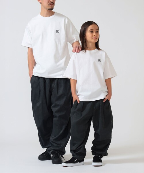 こども ビームス（コドモビームス）の「BEAMS × こども ビームス / ベーシックフィット BMS ロゴ Tシャツ 2026（110～160cm）（Tシャツ/カットソー・キッズ・ブラック/ホワイト・L(150-160)/M(130-140)/S(110-120)）」の6枚目の写真
