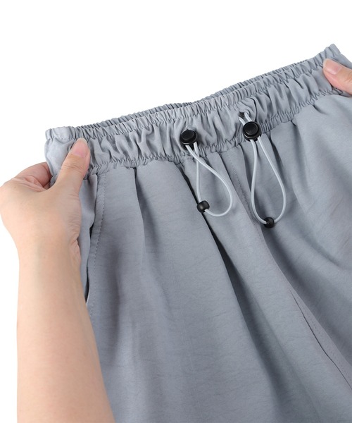 BISKEE（ビスキー）の「サイドリボン サテンカーゴパンツ（カーゴパンツ・キッズ・サックスブルー/ブラック/オフホワイト/ピンク・130cm/140cm/150cm/160cm）」の18枚目の写真