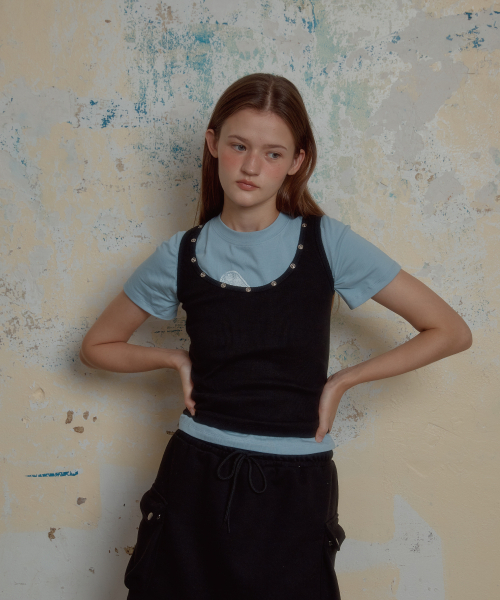 LETERIE(レテリー)の「ROUND STUD SLEEVELESS_BLACK(Tシャツ/カットソー・レディース・ブラック・FREE)」の2枚目の写真