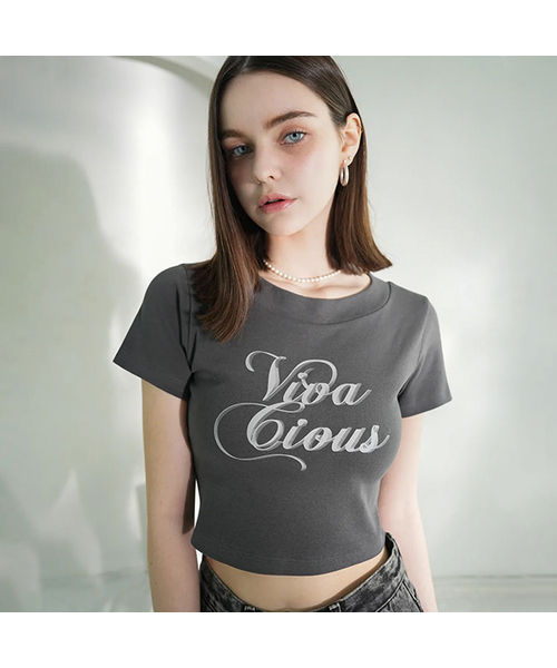 Vivacious(ビバシャス)の「Vivadoll Crop T-shirt - 3COL(Tシャツ/カットソー・レディース・ブラック/ホワイト/チャコール・MEDIUM/SMALL)」の3枚目の写真