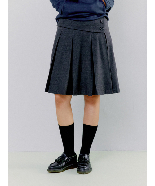 OAFISH(オアフィッシュ)の「FOLDED WAIST PLEATS WOOL SKIRT, CHARCOAL(スカート・レディース・その他・1/2)」の2枚目の写真