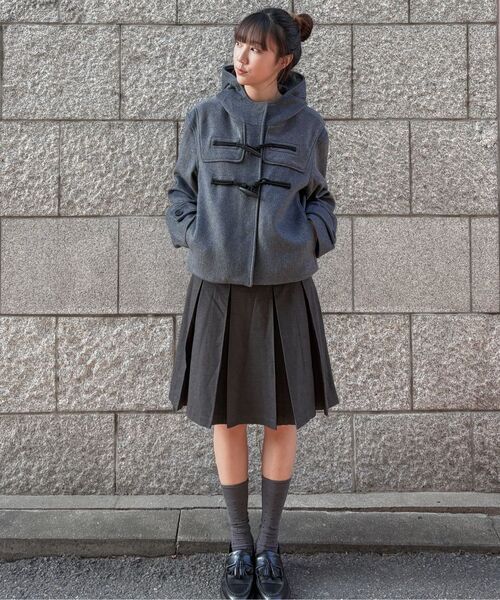 OAFISH(オアフィッシュ)の「FOLDED WAIST PLEATS WOOL SKIRT, CHARCOAL(スカート・レディース・その他・1/2)」の10枚目の写真