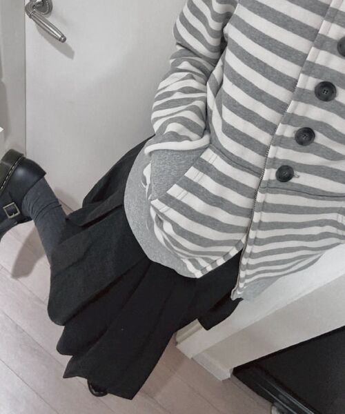 OAFISH(オアフィッシュ)の「FOLDED WAIST PLEATS WOOL SKIRT, CHARCOAL(スカート・レディース・その他・1/2)」の11枚目の写真