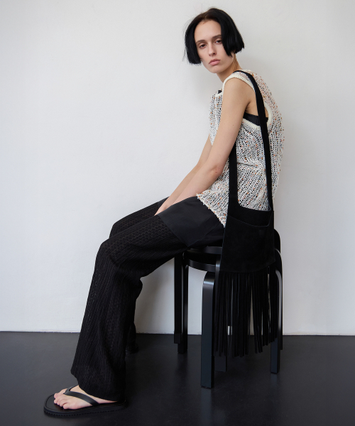 LEVAR(レバー)の「Boho Suede Fringe Bag - Black(ショルダーバッグ・レディース・ブラック・FREE)」の2枚目の写真