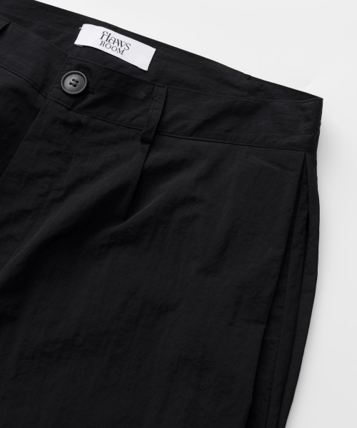 FLAWSROOM（フローズルーム）の「Side Two Tuck Balloon Pants [BLACK]（その他パンツ・メンズ・その他・LARGE/MEDIUM）」の4枚目の写真